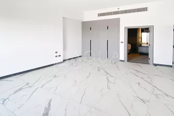 BRAND NEW UNIT l READY TO MOVE IN | GREAT LAYOUT